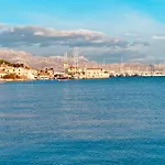 Between Split And Trogir - 100m To The Apartment Kaštela