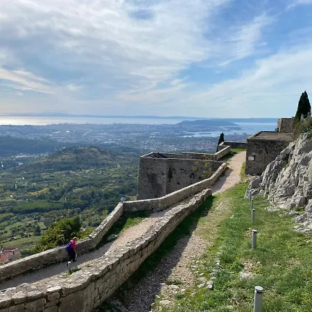 Family House Between Split And Trogir *
