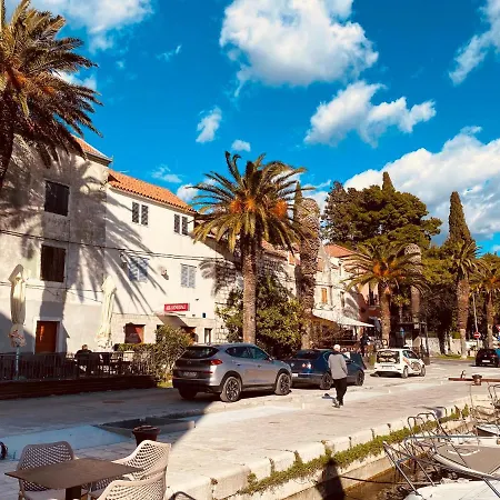 Family House Between Split And Trogir * Kastela