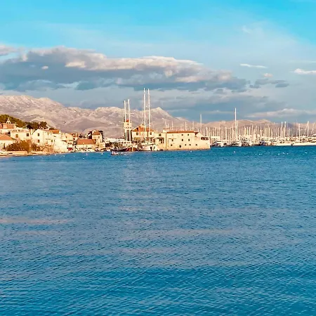 Between Split And Trogir - 100m To The شقة Kaštela