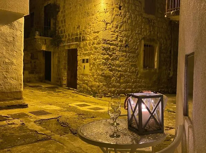 Between Split And Trogir - 100m To The Appartement Kaštela